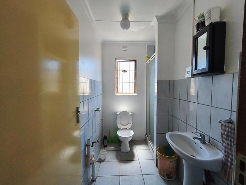 6 Bedroom Property for Sale in Mthata Eastern Cape